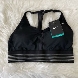 Nike Women’s Light Support Sports Bra